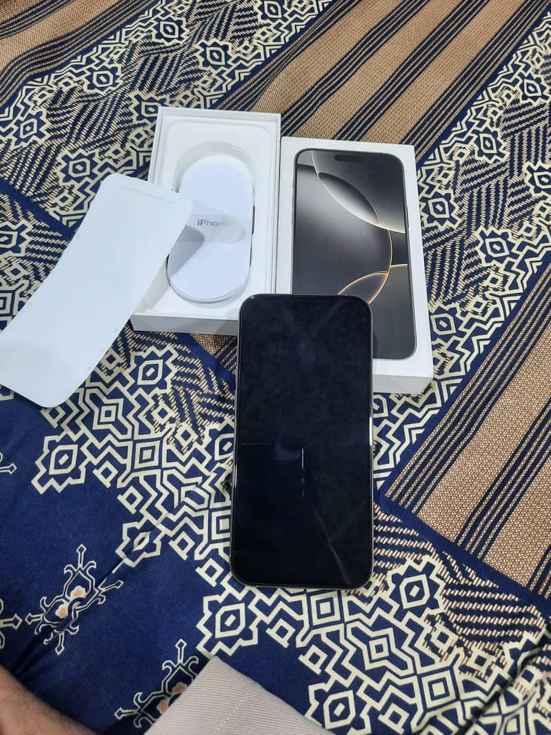 iPhone 16 Pro Max 10