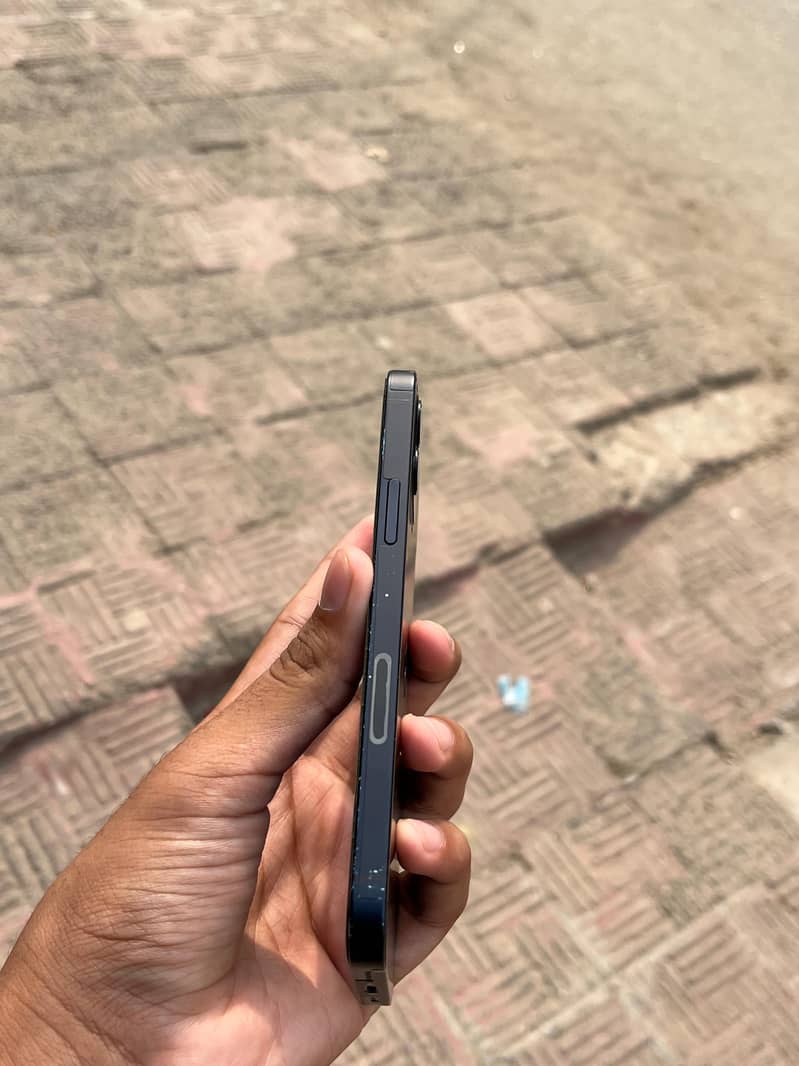 Apple iPhone 12 0