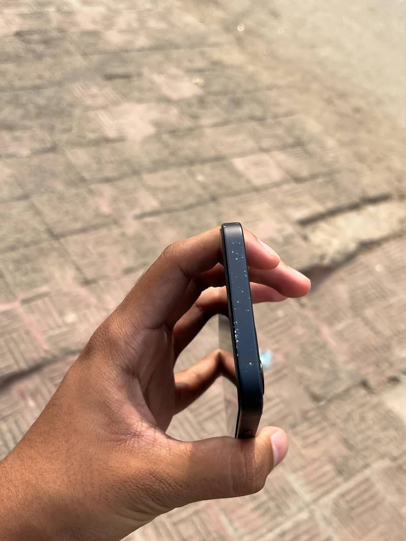 Apple iPhone 12 2