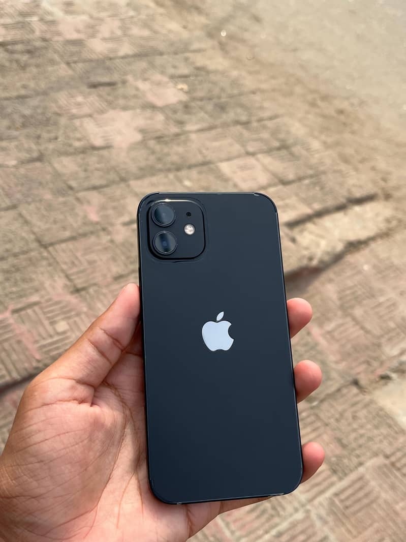 Apple iPhone 12 3
