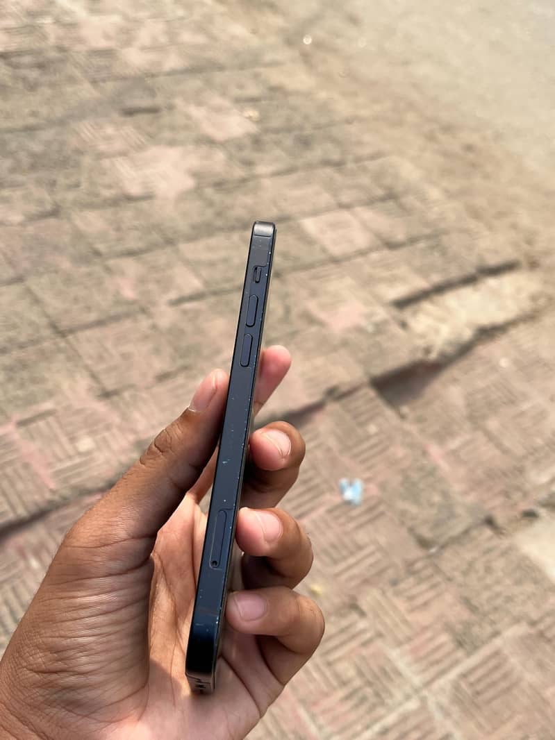 Apple iPhone 12 5