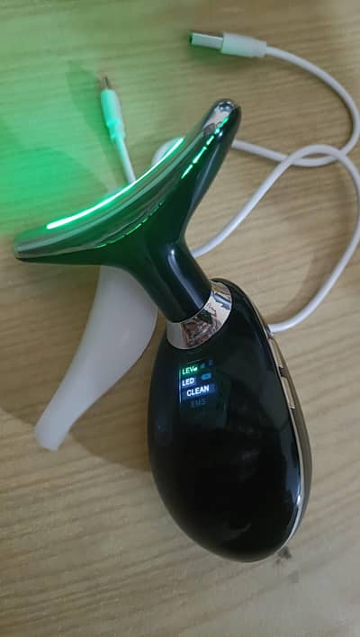 MGE:009 neck beauty device /LED EMS neck massager used