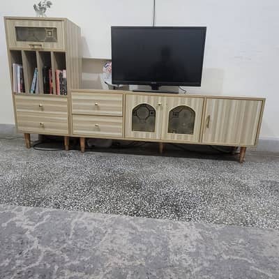 Sony led tv, console and lamp