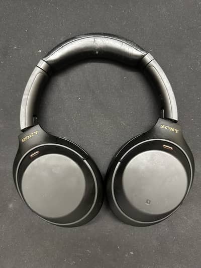 Sony WH-1000XM4 noise cancelling headphones