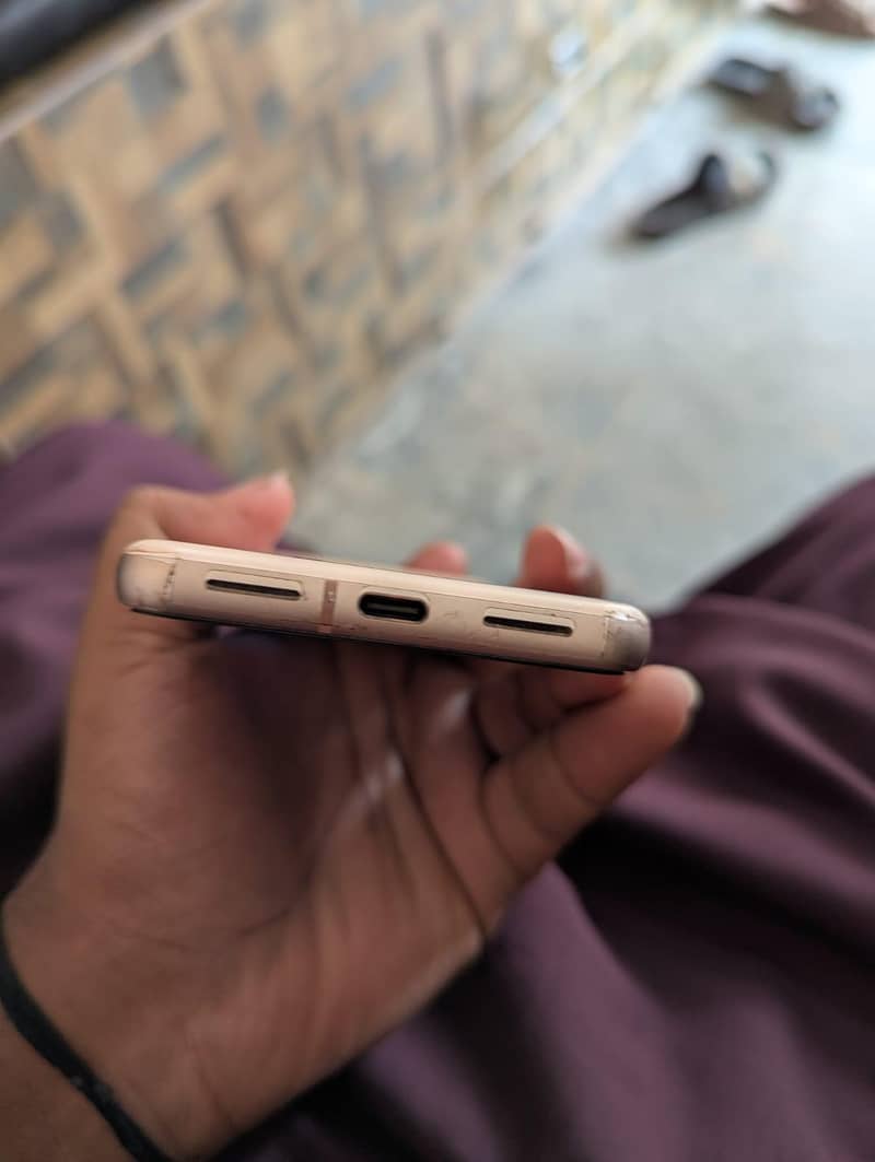 Google Pixel 8 6