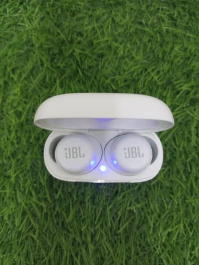 Premium Earbuds available JBL SONY BEATS PANASONIC