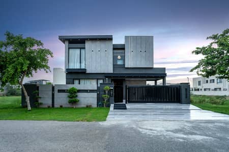 Exceptional 1-Kanal House Next-To-Corner Location With Premium Approach