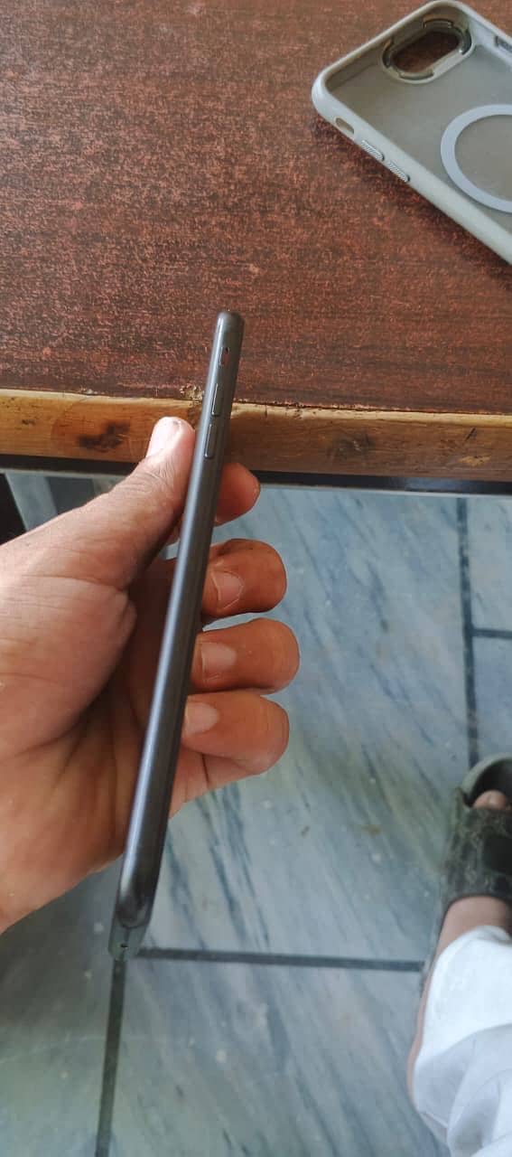 Apple iPhone 7 Plus 1