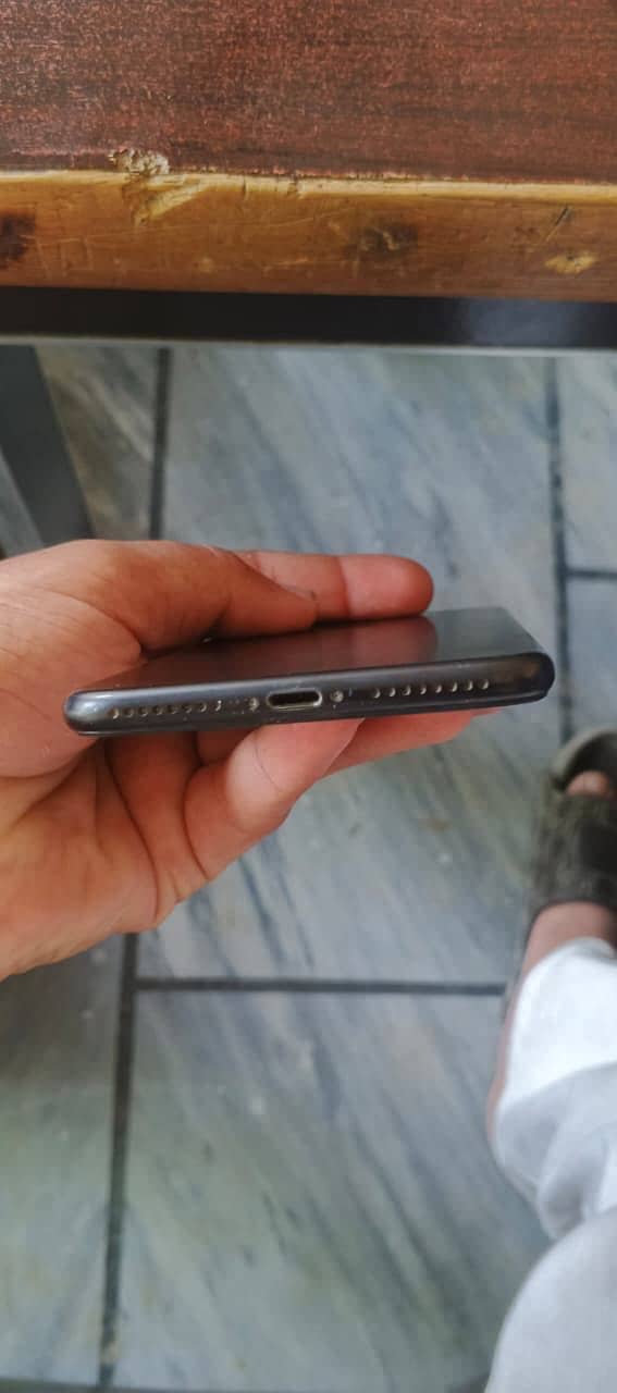 Apple iPhone 7 Plus 2