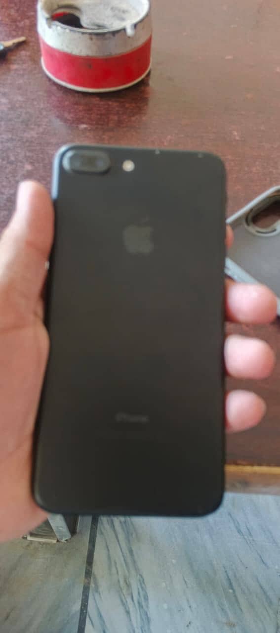 Apple iPhone 7 Plus 3