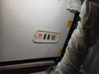Dawlance deepfreezer for sale good condition