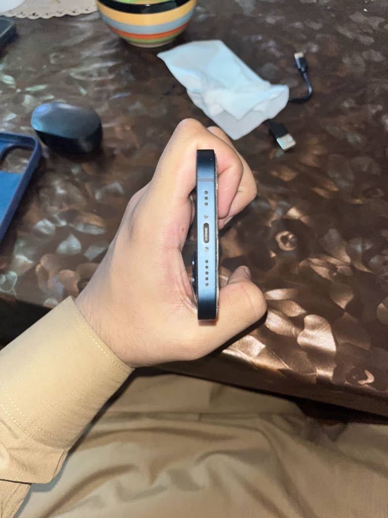 Apple iPhone 13 4