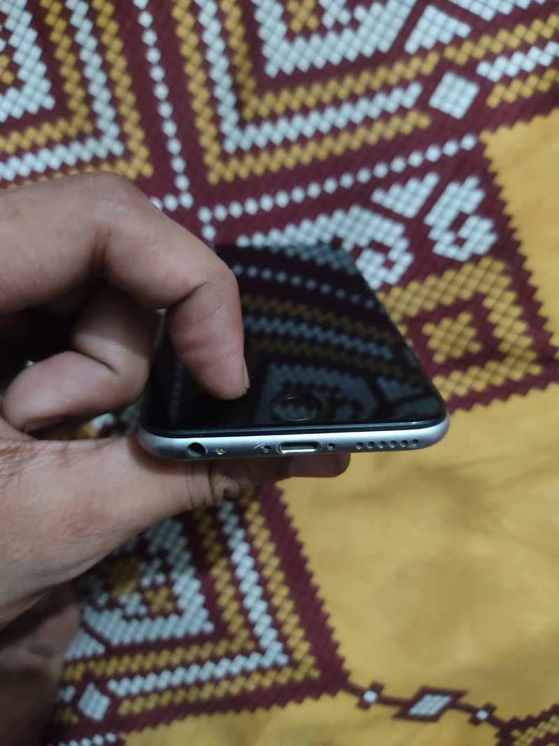Apple iPhone 6 6
