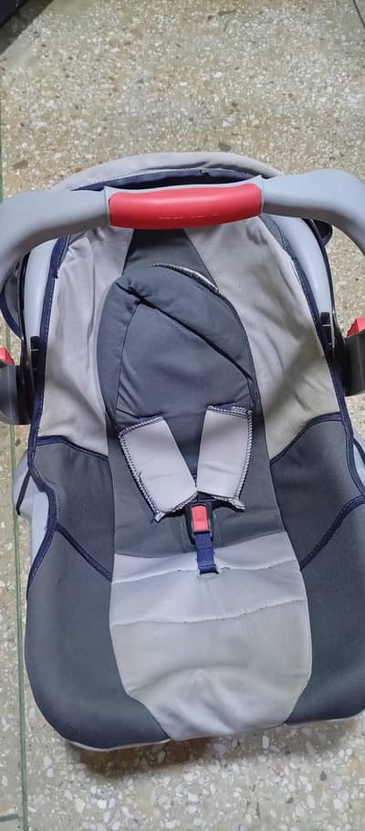 baby car seat / Baby carry cot