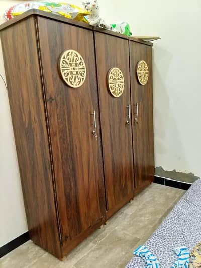 3 Door wardrobe drsing table & iron table