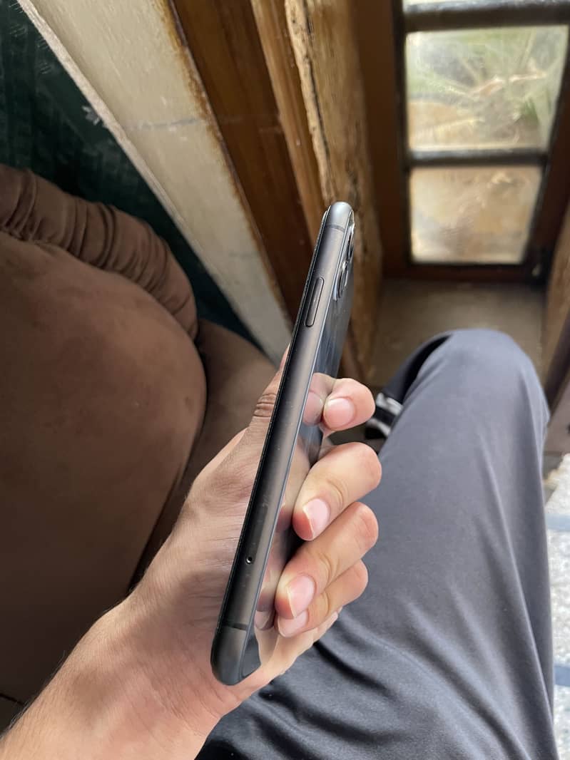 iPhone 11 jv 1