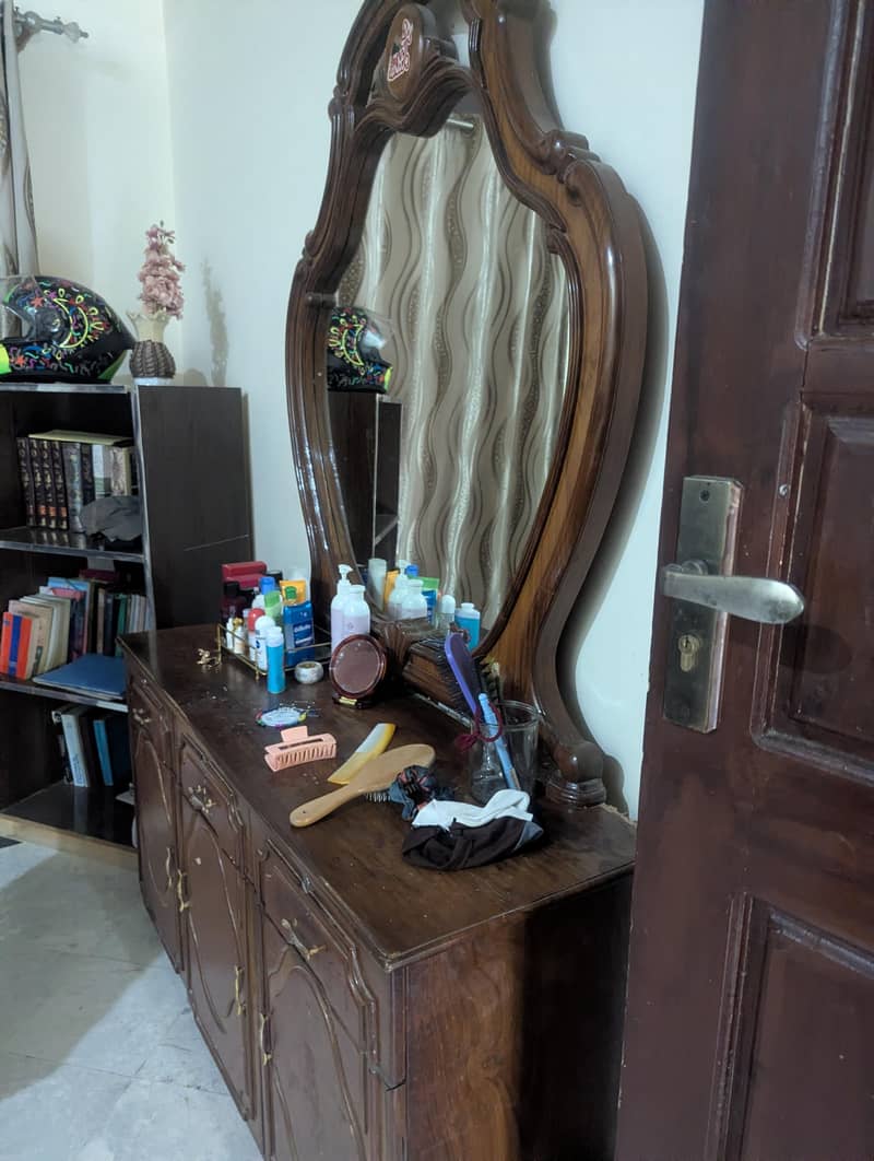 Dressing Table for Sell 2