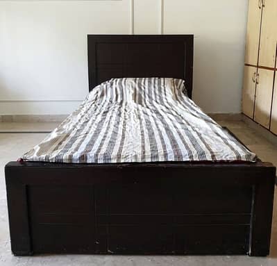 Single bed with mattress