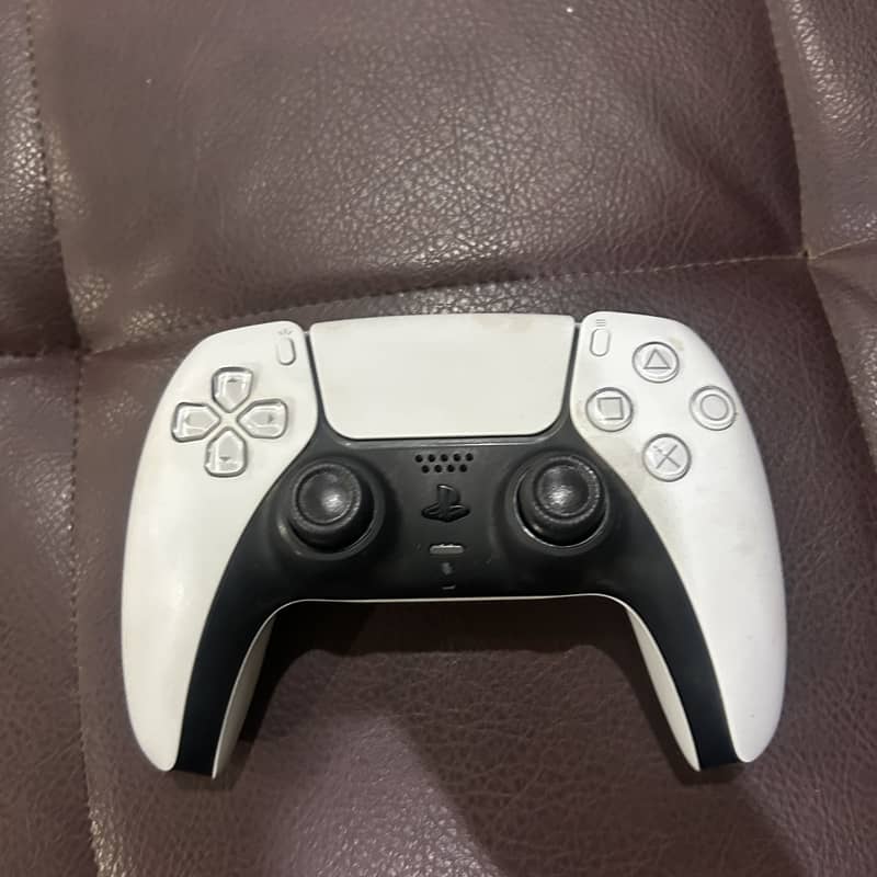 PlayStation 5 controller 1