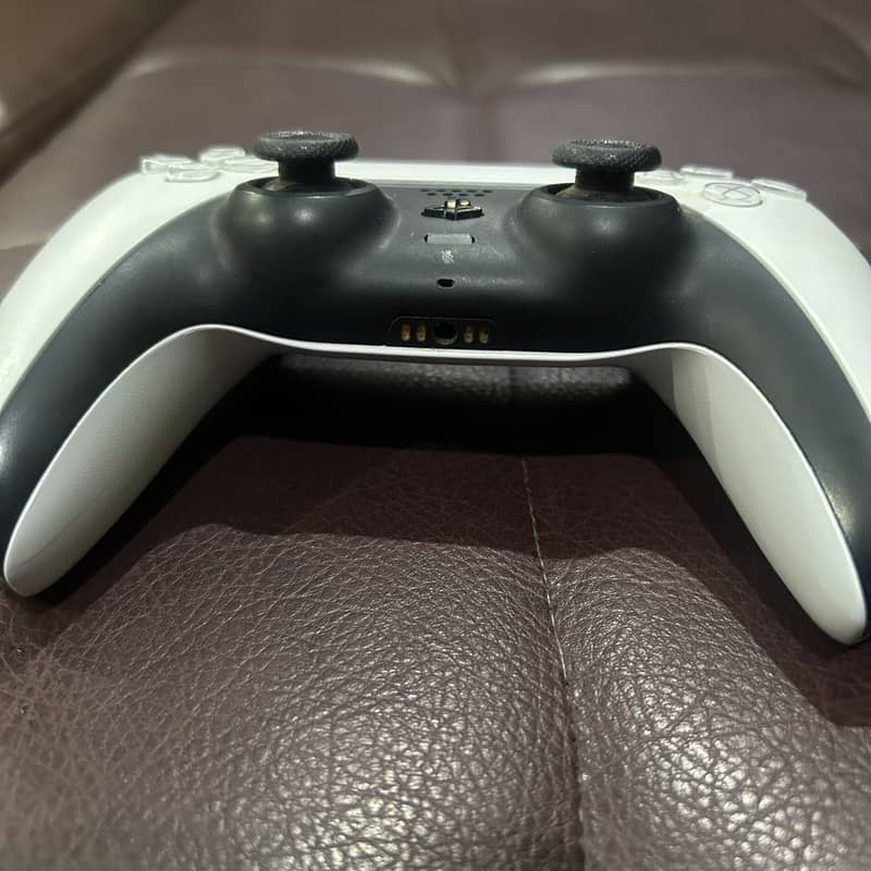 PlayStation 5 controller 3
