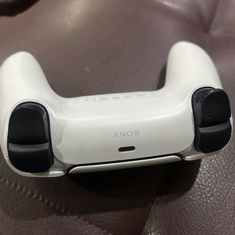 PlayStation 5 controller 4