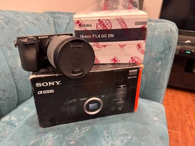 Sony 6500 with Sigma 16mm  f1.4  Art  Lens in good condition