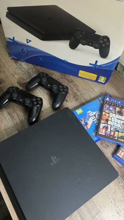 PlayStation ps4 slim 1tb with box