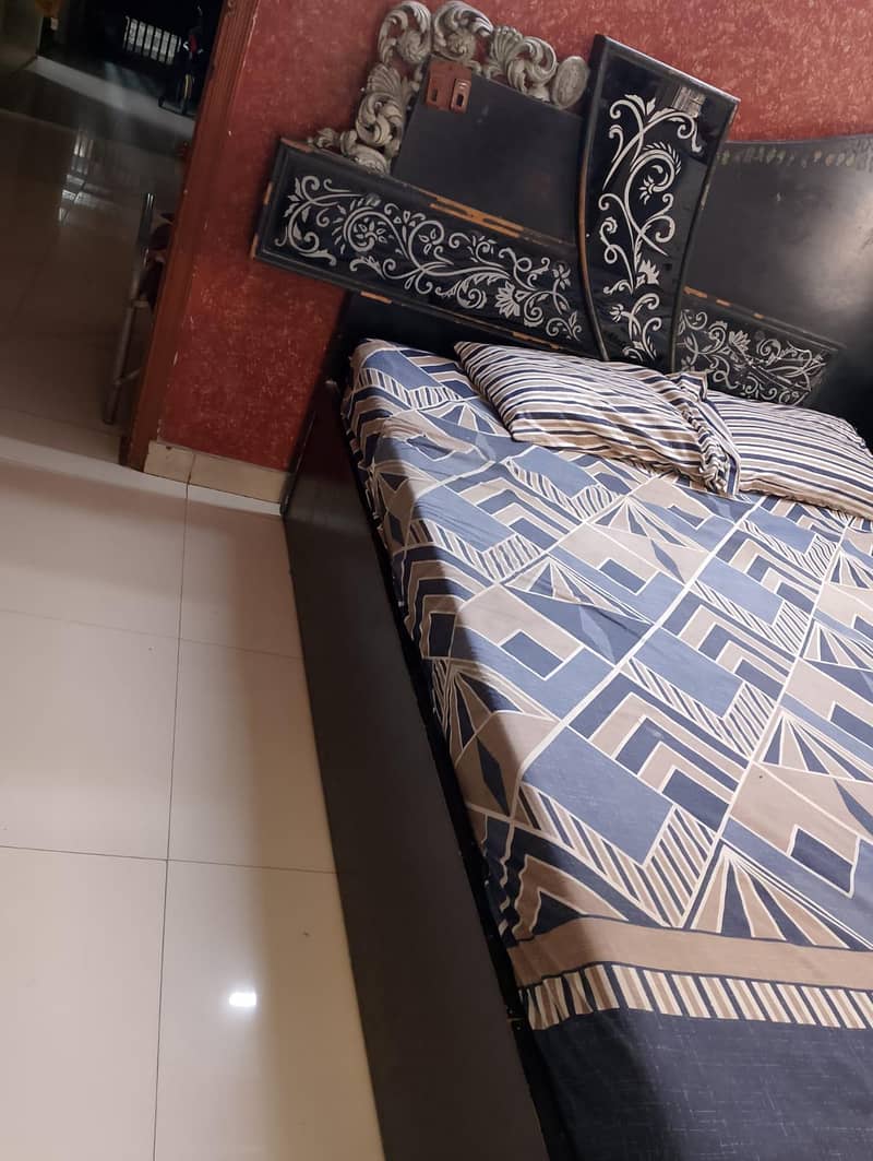 DOUBLE BED ALMARI 1