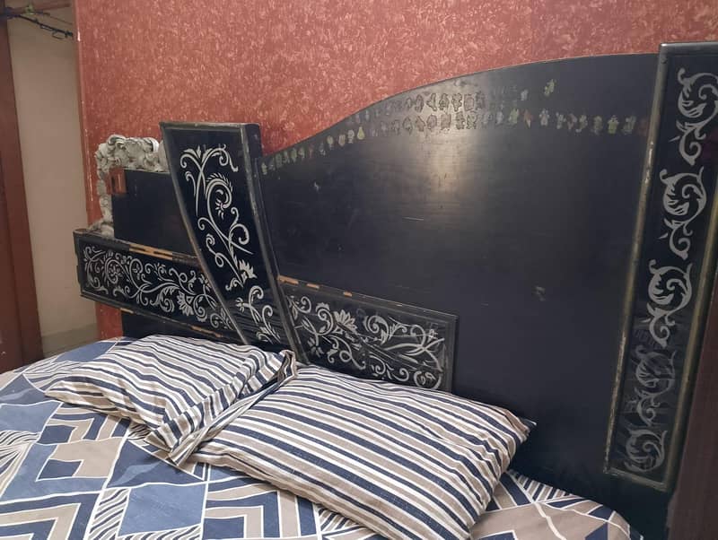 DOUBLE BED ALMARI 2