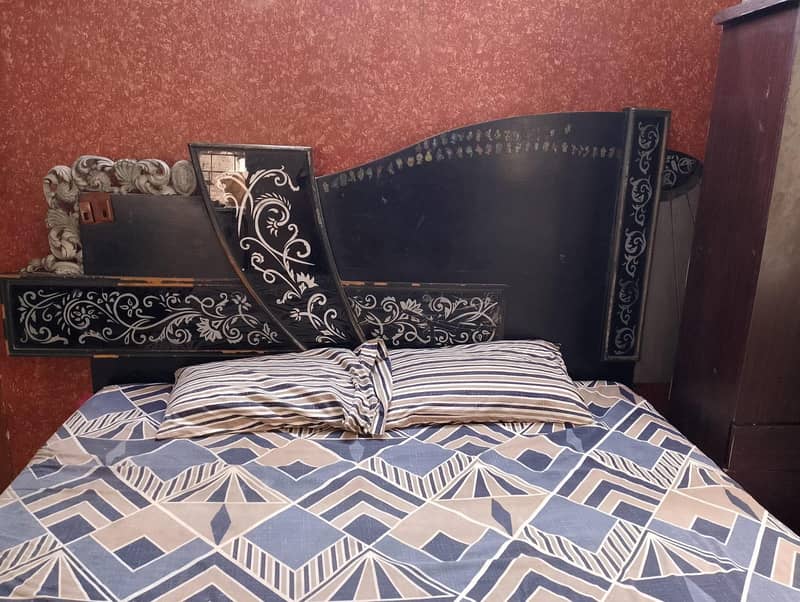 DOUBLE BED ALMARI 3