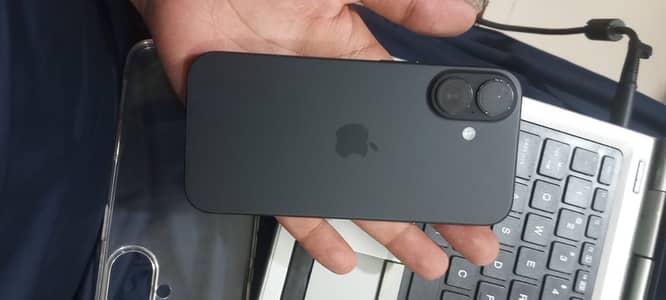Apple iPhone 16