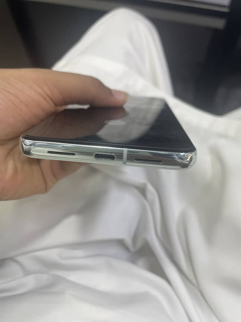 Google Pixel 8 Pro 4