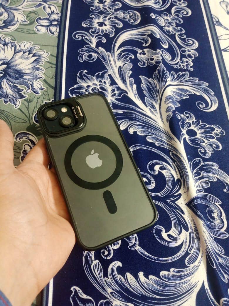 Apple iPhone 13 0