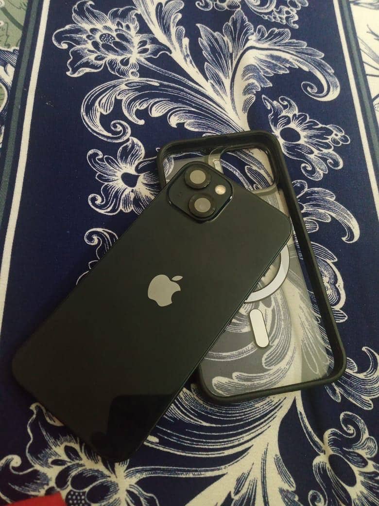 Apple iPhone 13 2