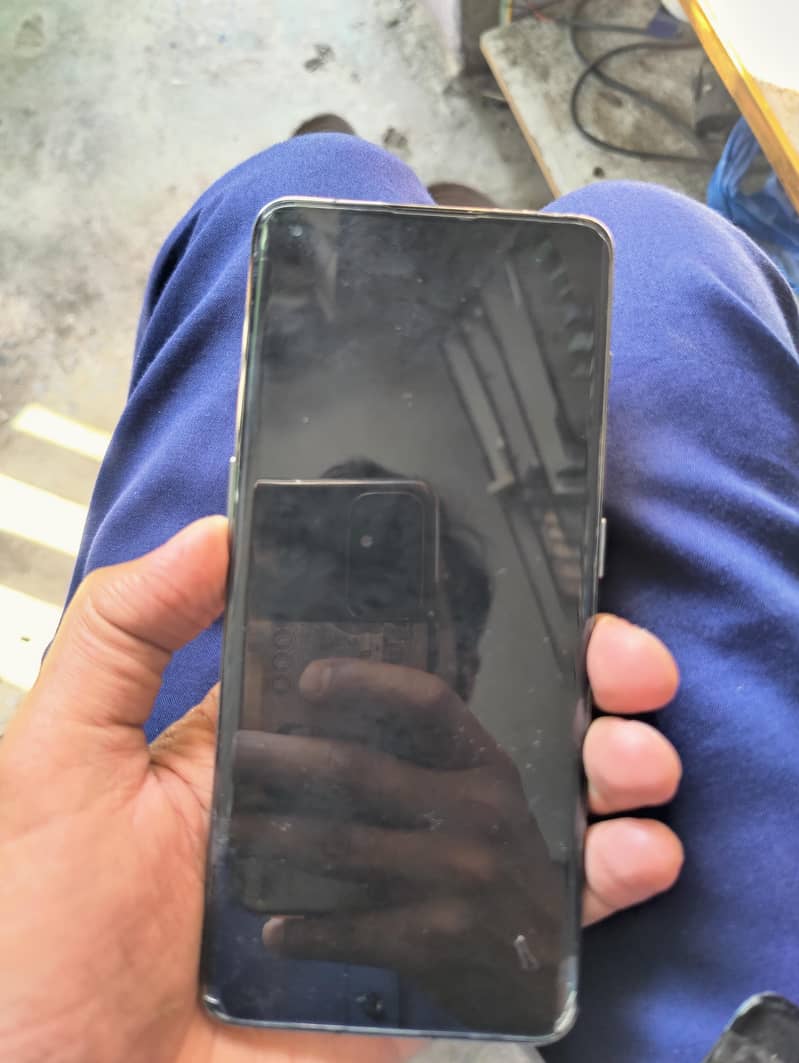 One Plus 10 Pro 4