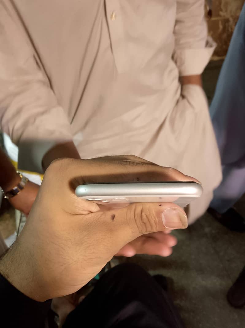 Apple iPhone 11 2