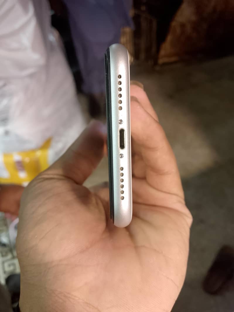 Apple iPhone 11 5