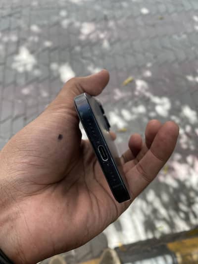 Apple iPhone 16 Pro