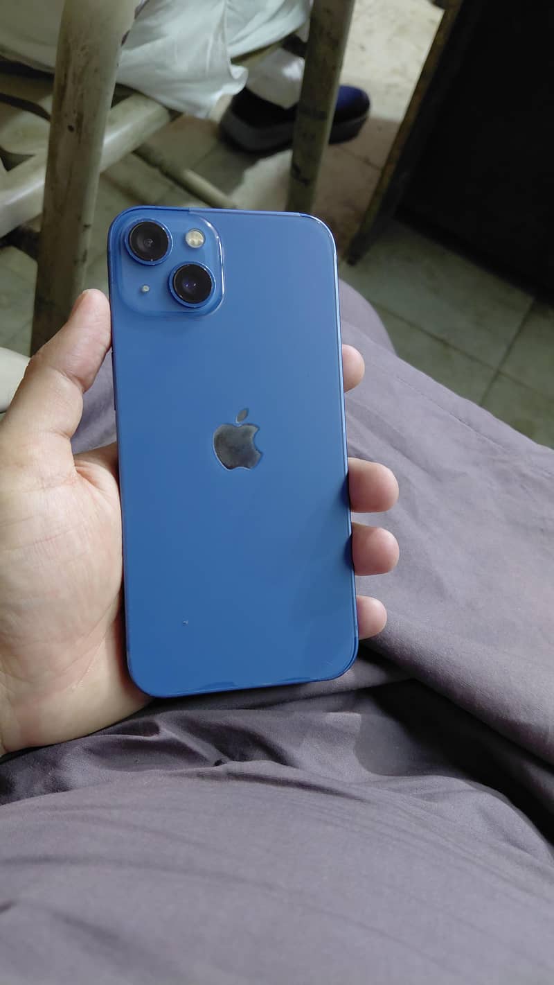 iPhone 13 0