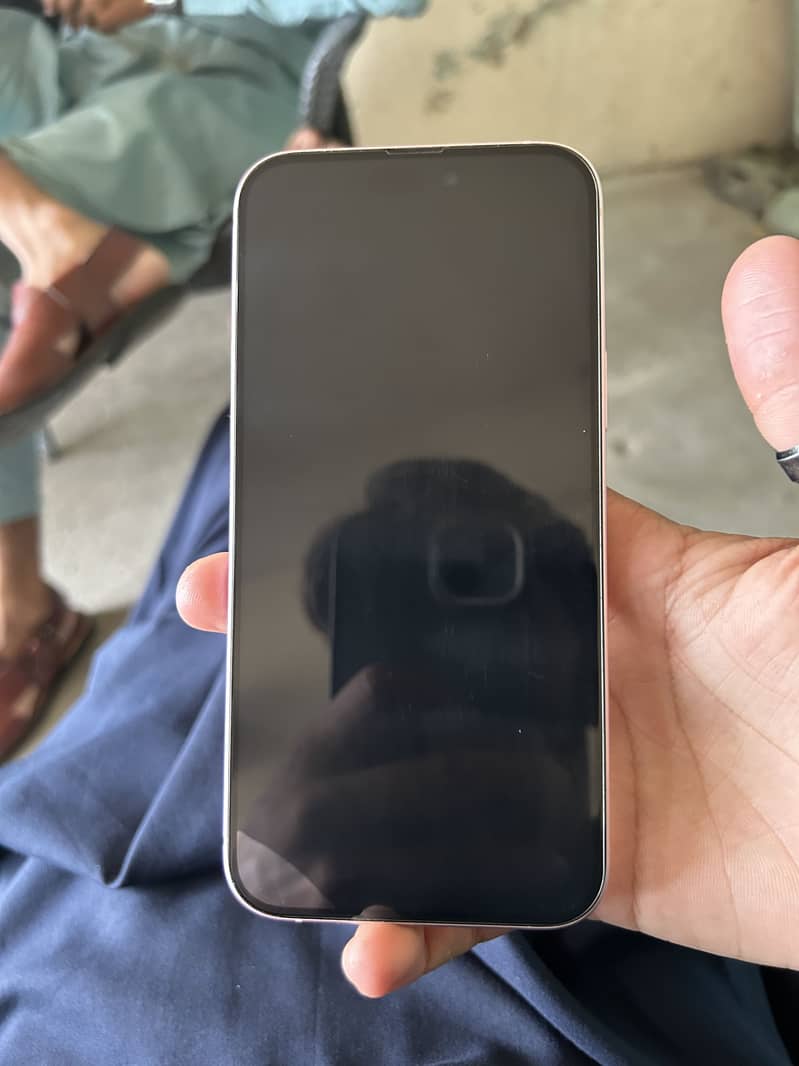Apple iPhone 15 plus 2