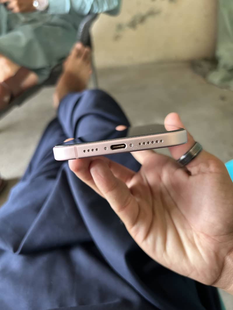 Apple iPhone 15 plus 4