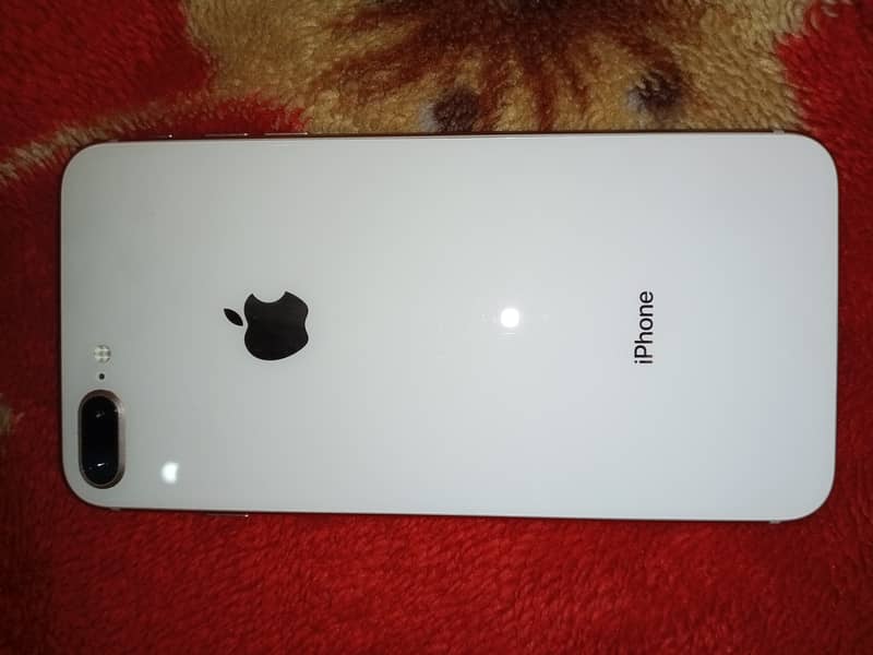 Apple iPhone 8 Plus 1