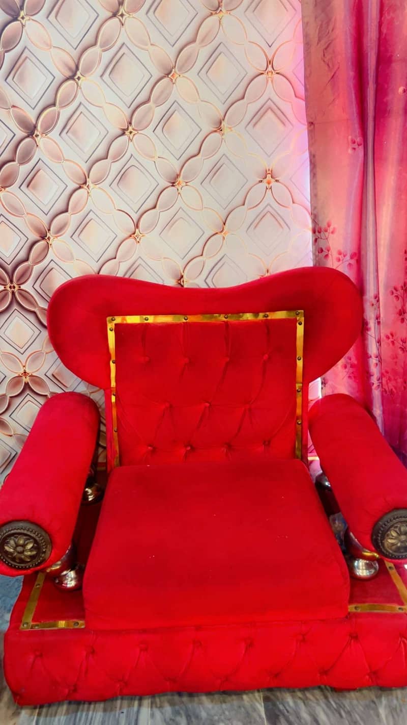 Bed and sofa 0