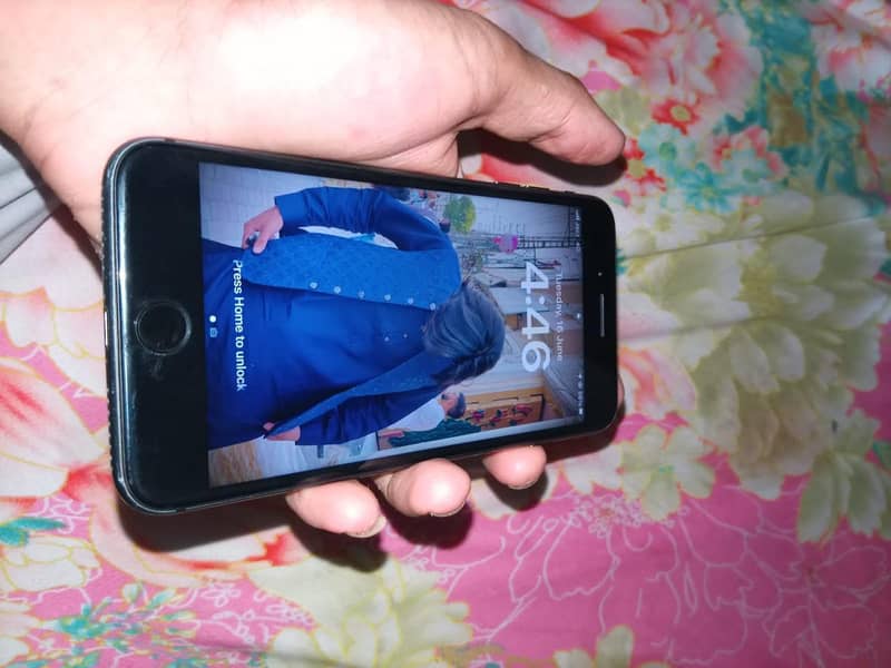 Apple iPhone 8 Plus 5