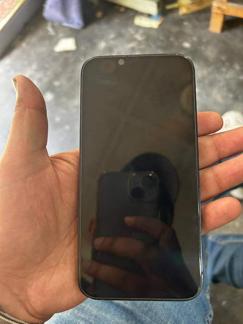 Apple iPhone 13 1