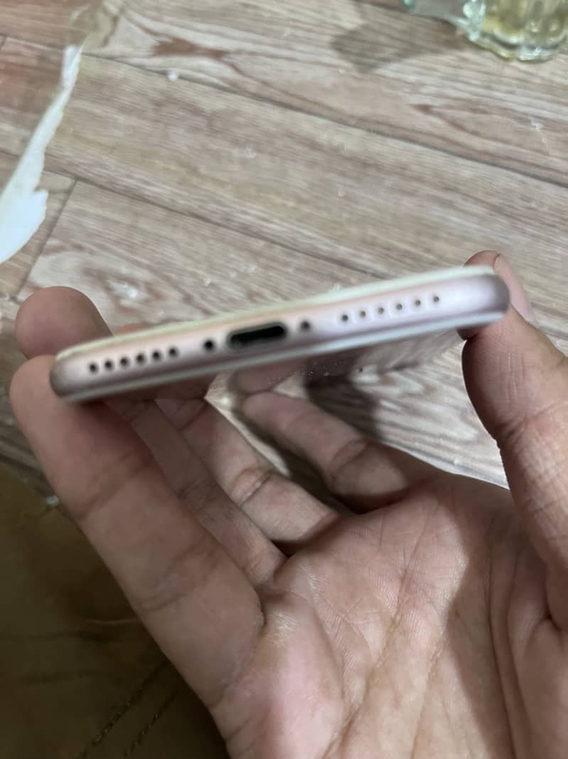 Apple iPhone 7 5