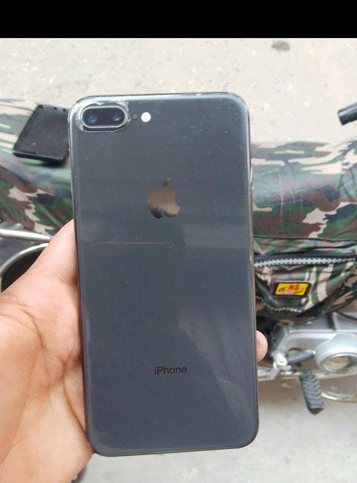 Apple iPhone 8 Plus 0