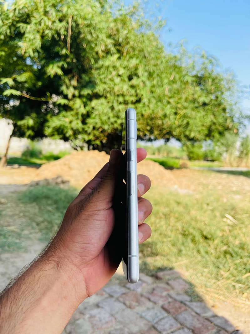 Google Pixel 7a 1