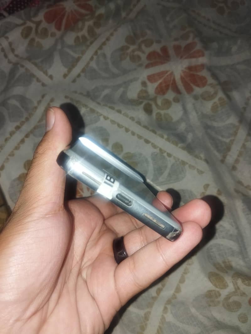 Google Pixel 8 3