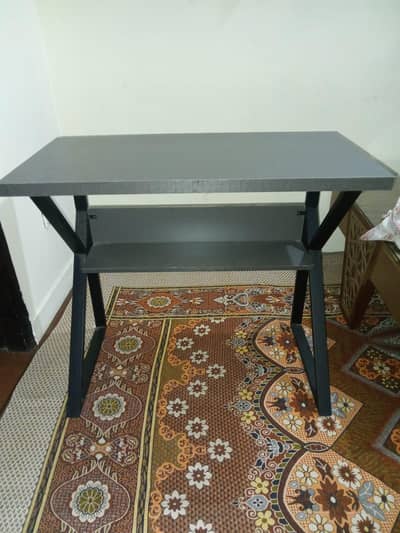 Pc table , For 1 complete pc setup. table
